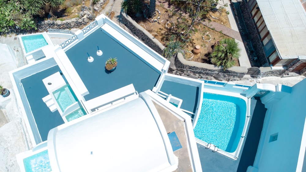 Georgis Apartments 6/50