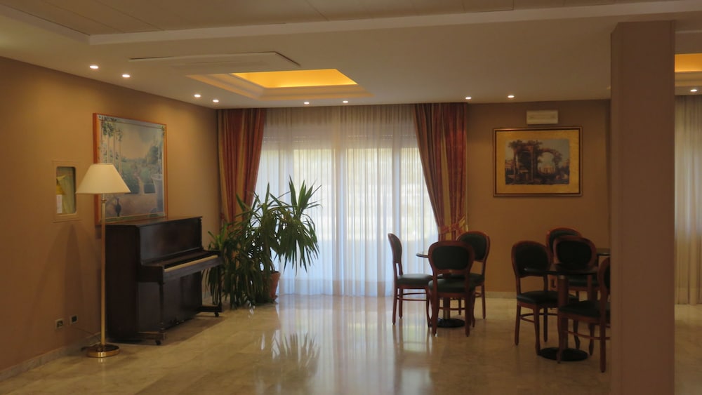Hotel Oasi Dei Discepoli 27/61