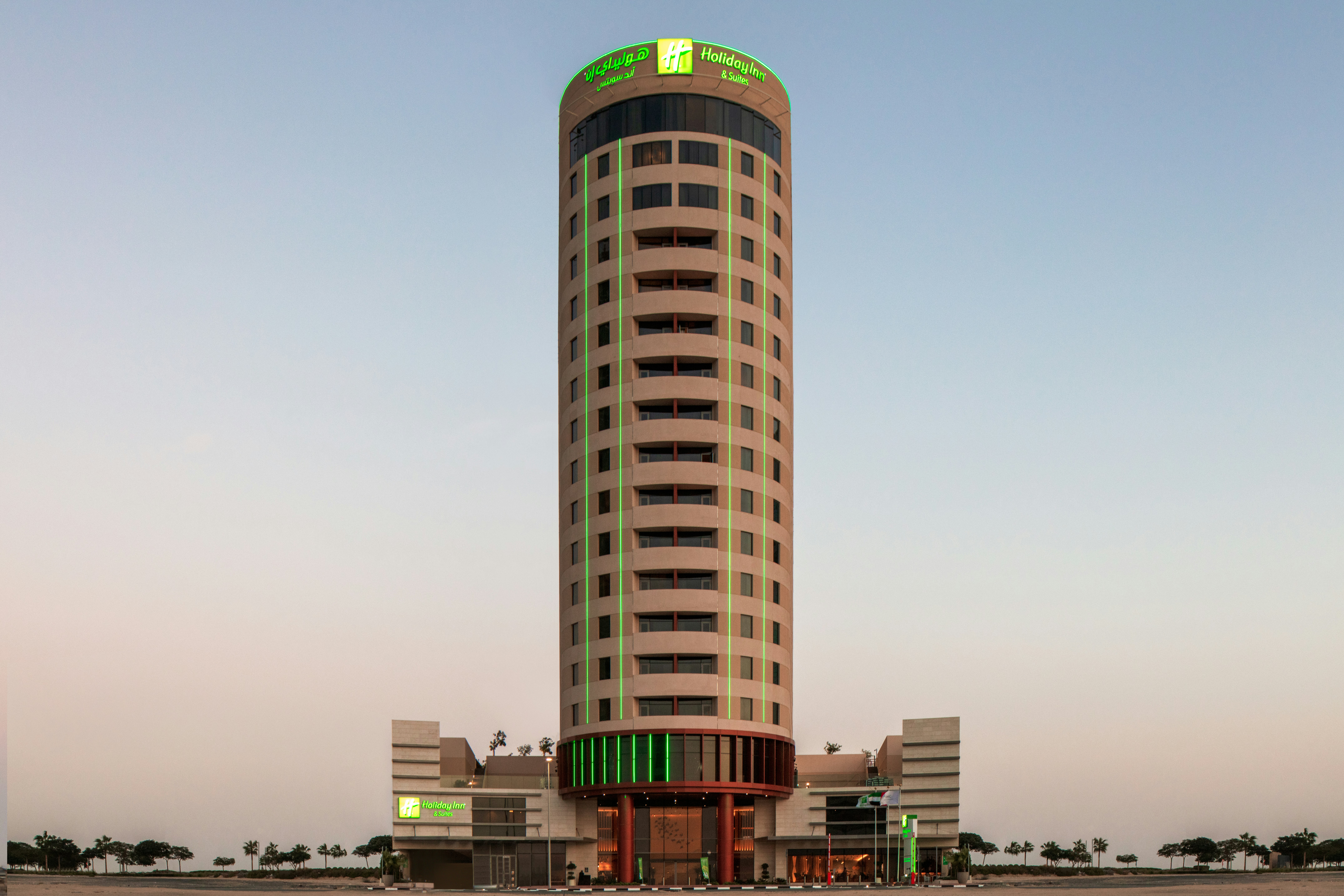 Holiday Inn & Suites Dubai Science Park 3/50