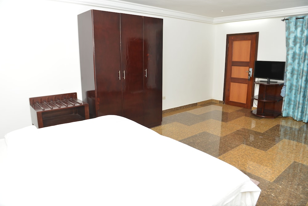 Hotel Novela Star 6/29