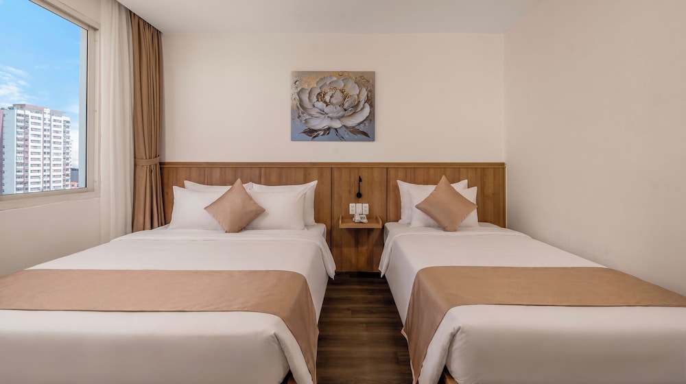 Da Nang Petro Hotel 19/71