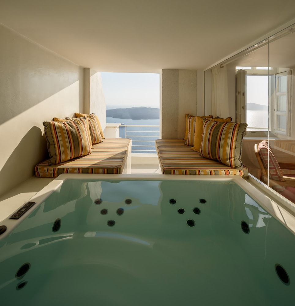 Nefeles Luxury Suites 24/49
