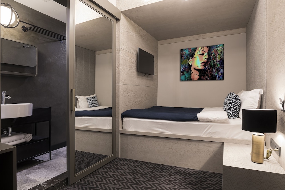 Nabu Hotel 2/69