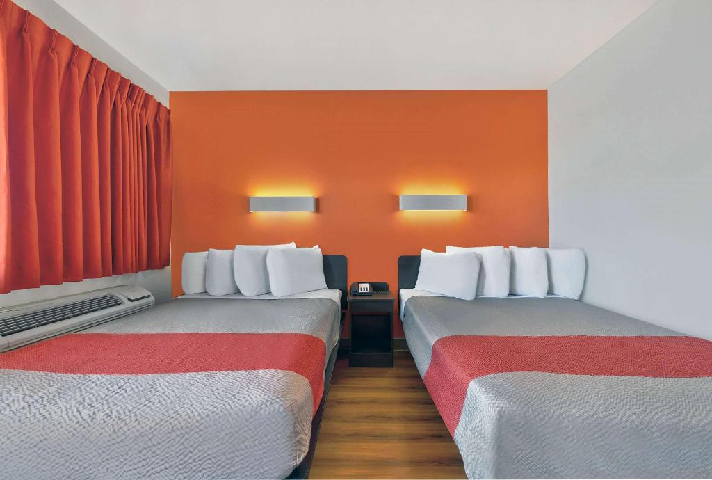 2 Full Beds - Non-Smoking، Motel6 Alamogordo, NM 8/10