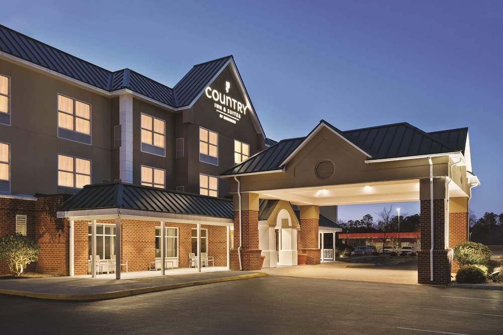 Country Inn and Suites by Radisson, Petersburg, VA 3/34