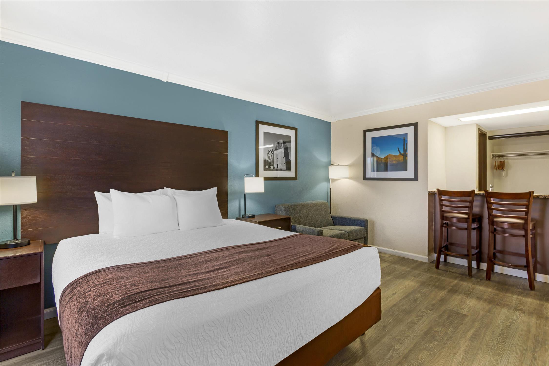 Best Western InnSuites Tucson Foothills Hotel & Suites 6/21