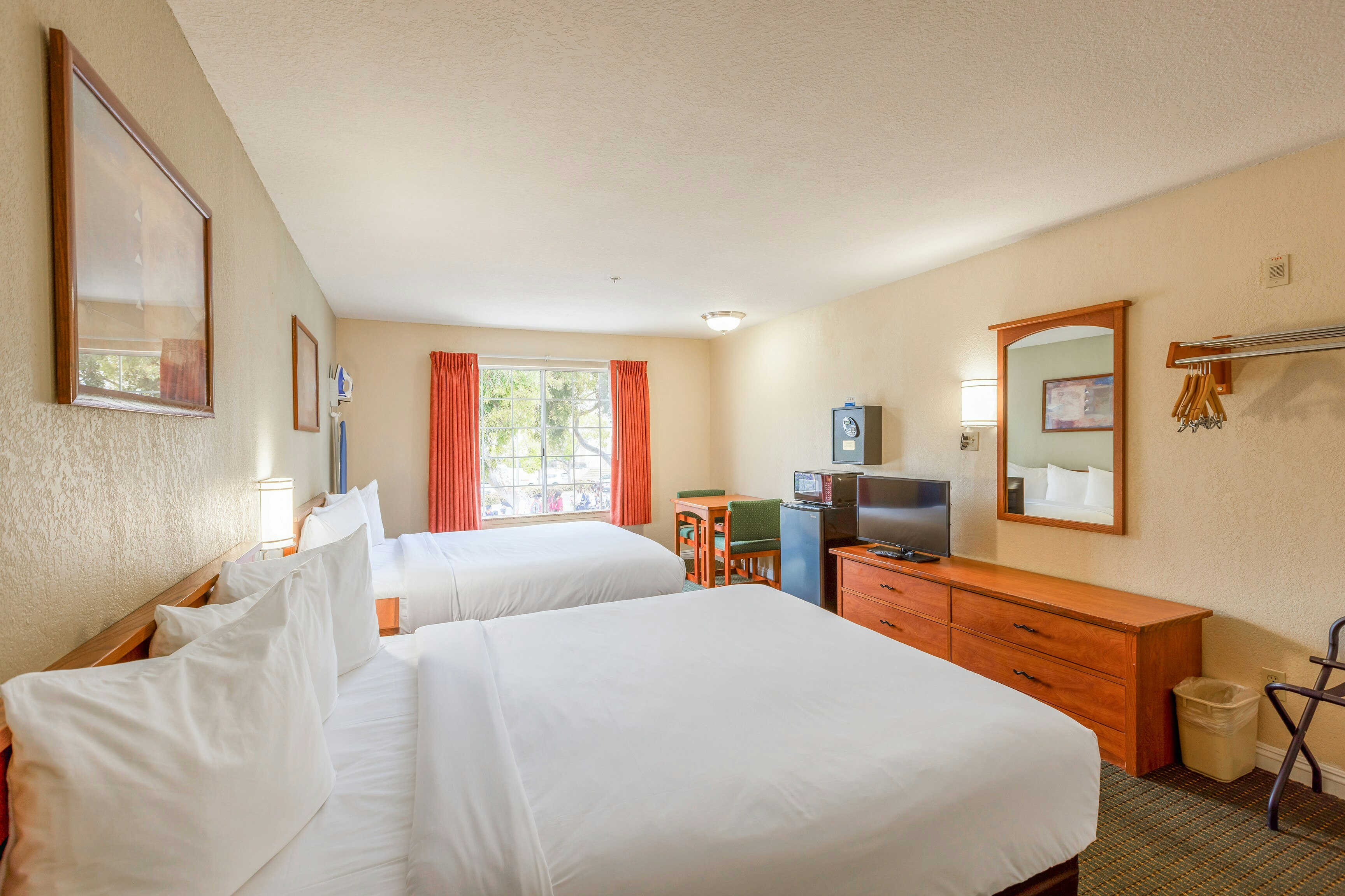 Hotel Avenida, San Clemente Beach 8/33