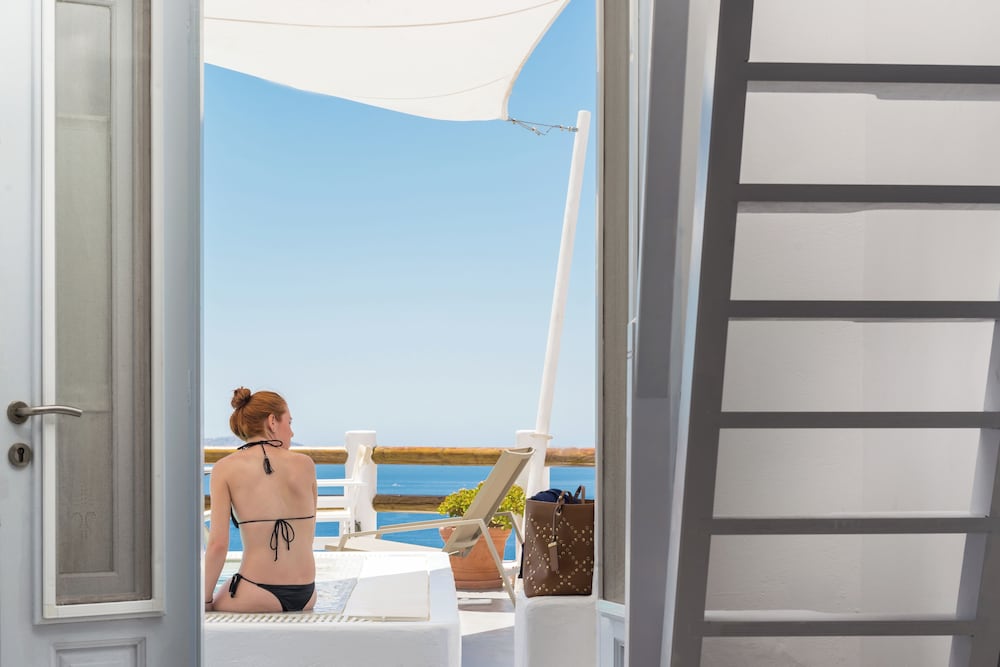2 BEDROOMS, MAISONETTE, CALDERA VIEW, SEA VIEW