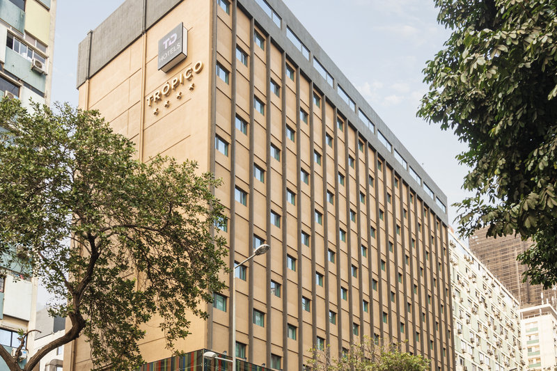 Hotel Tropico 2/63