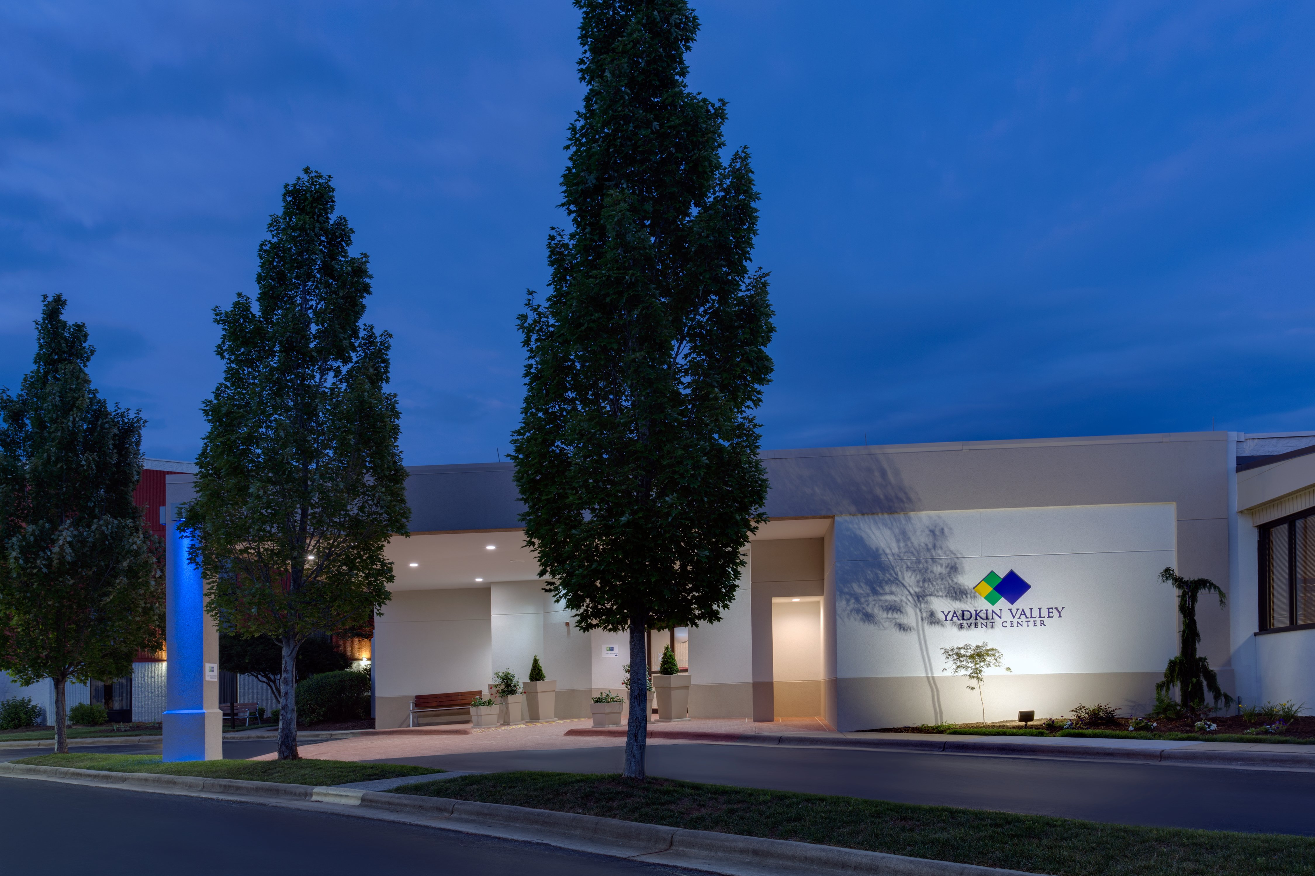 Holiday Inn Express Wilkesboro 59/59