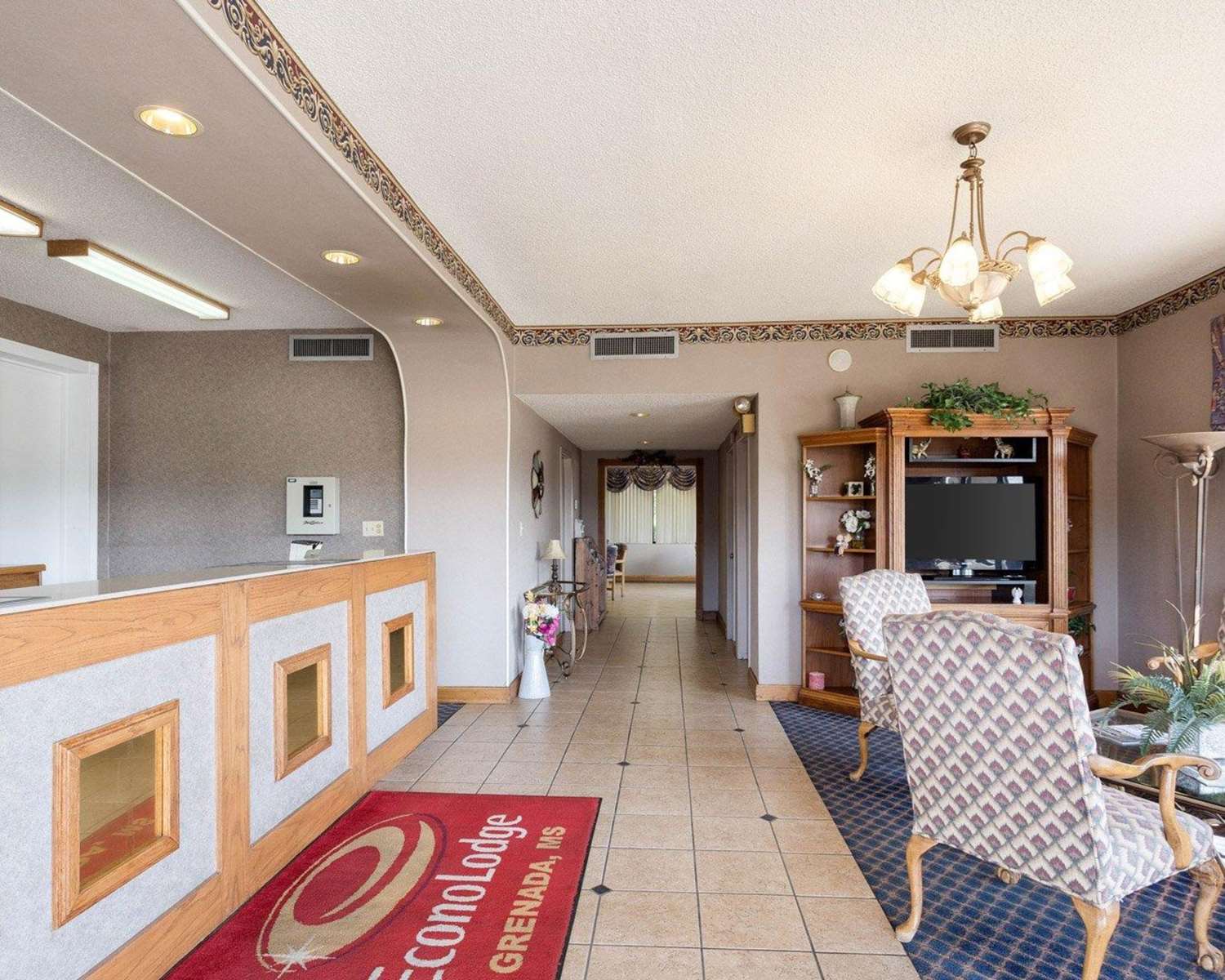 Econo Lodge Grenada 8/26