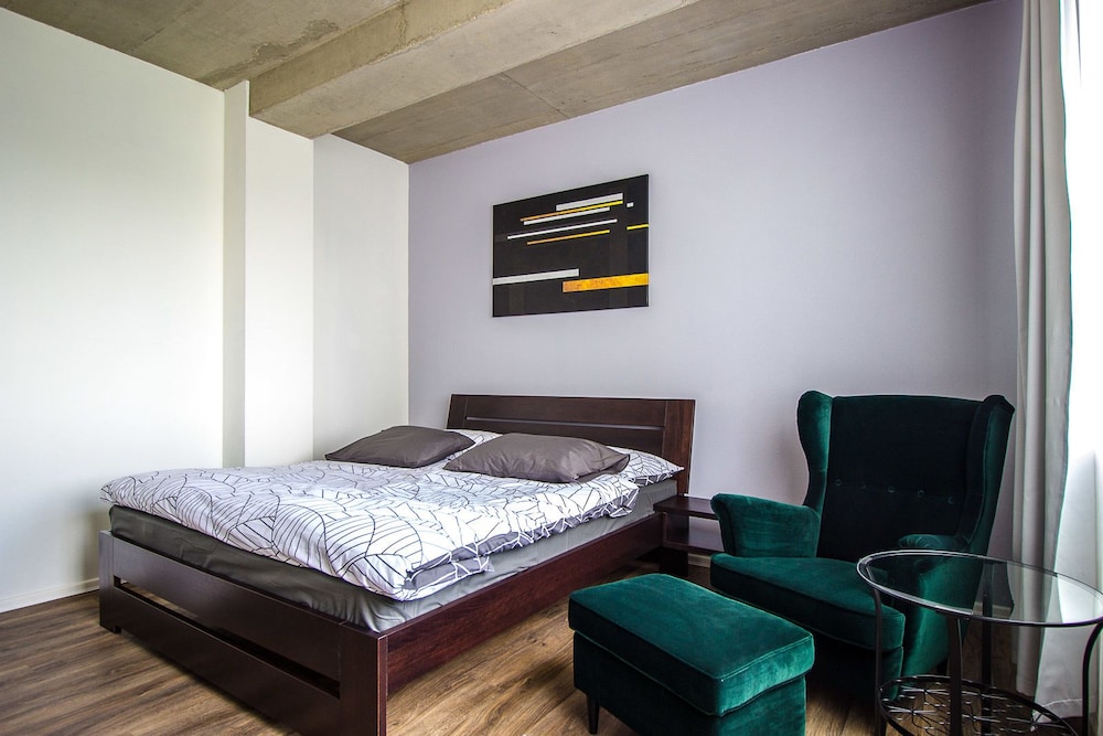 Hotel 63 6/38