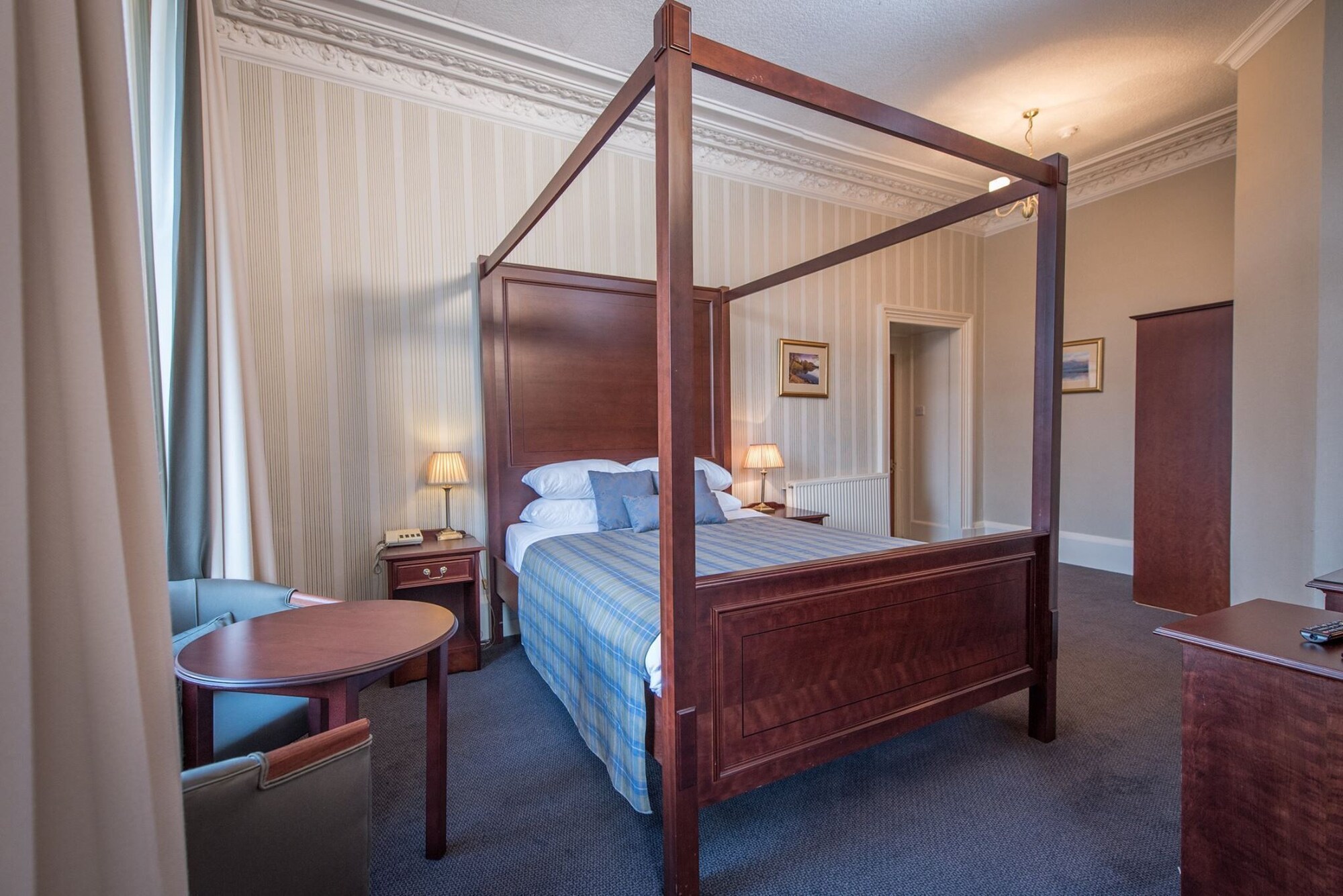 Four Poster, Double Bed