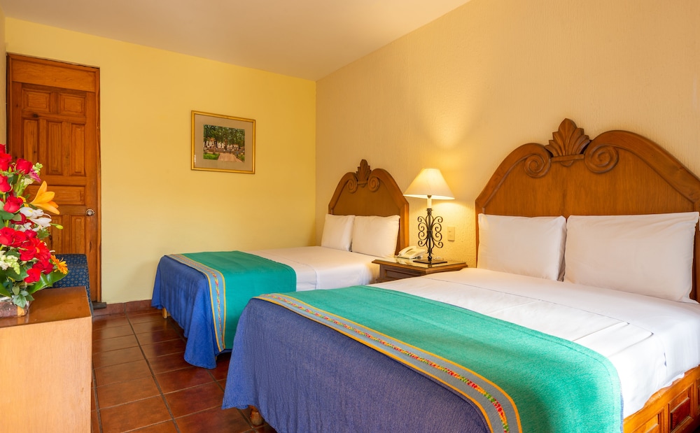 Hotel La Parroquia 10/82