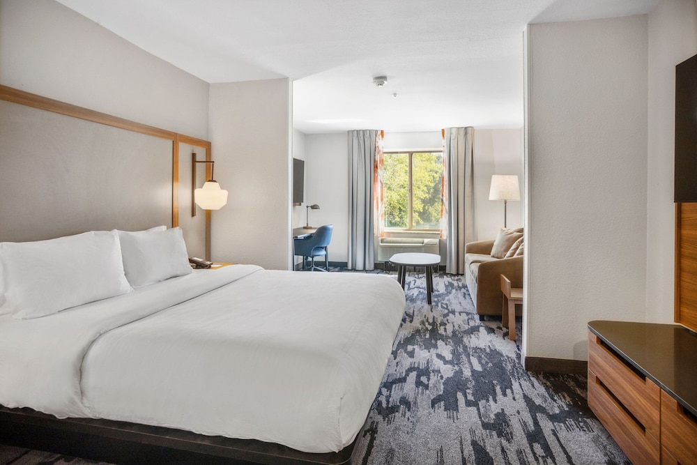 Studio, King Bed, Sofa, Accessible