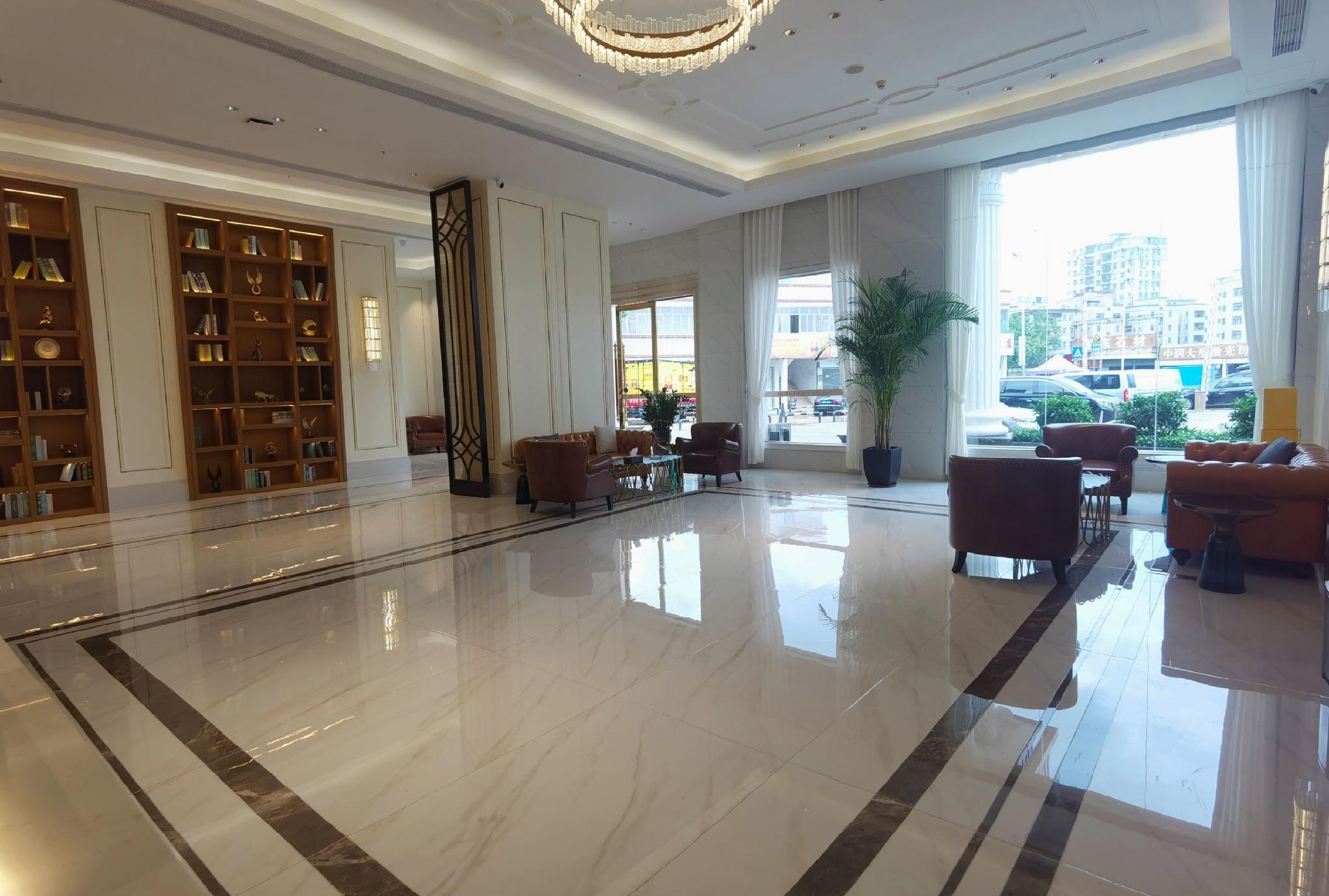 Vienna Hotel (Shenzhen Shuanglong Metro Station Longdong) 18/41
