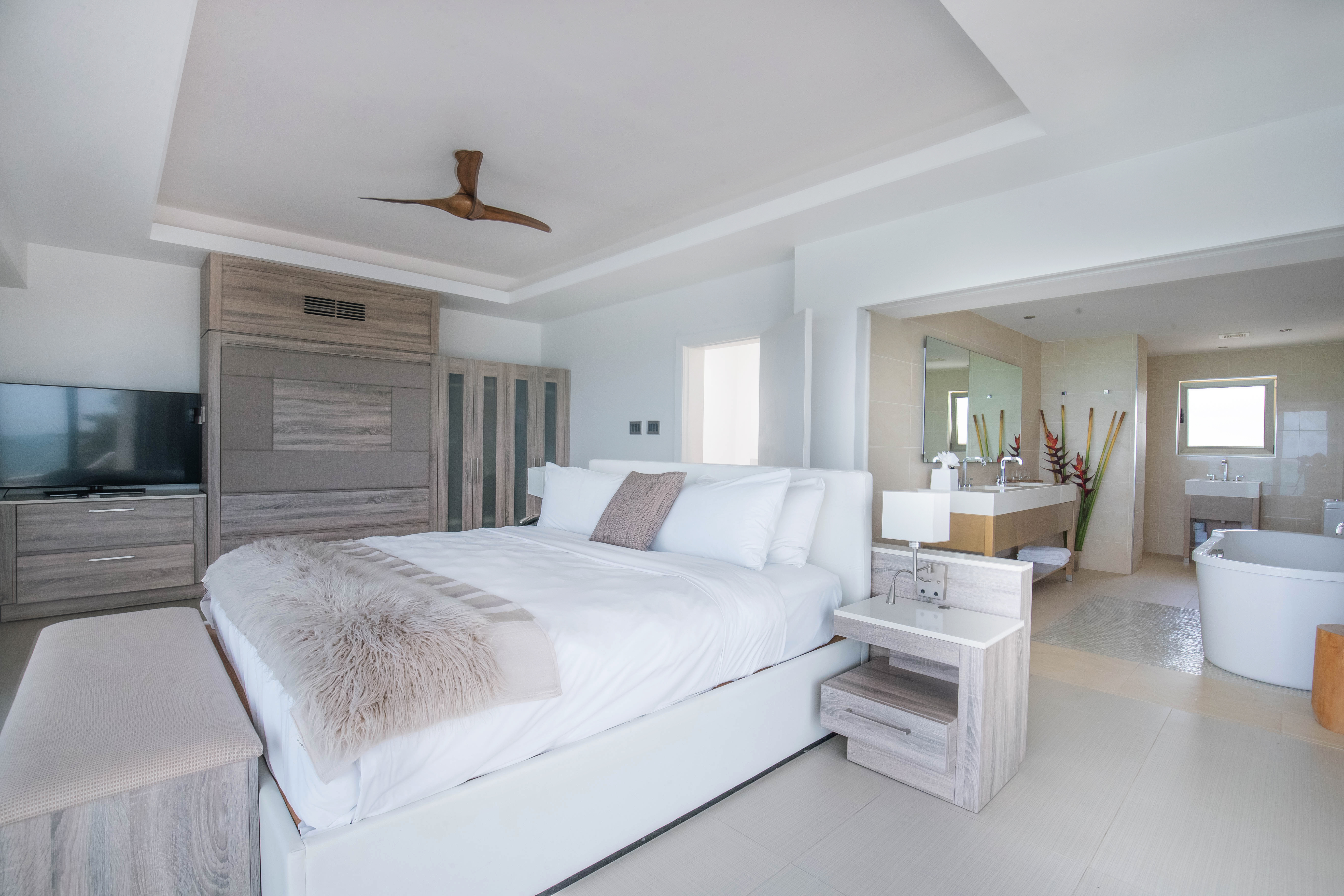 4 Bedrooms, Luxury, Villa, 4 Beds, 2 King Beds, Ocean Front