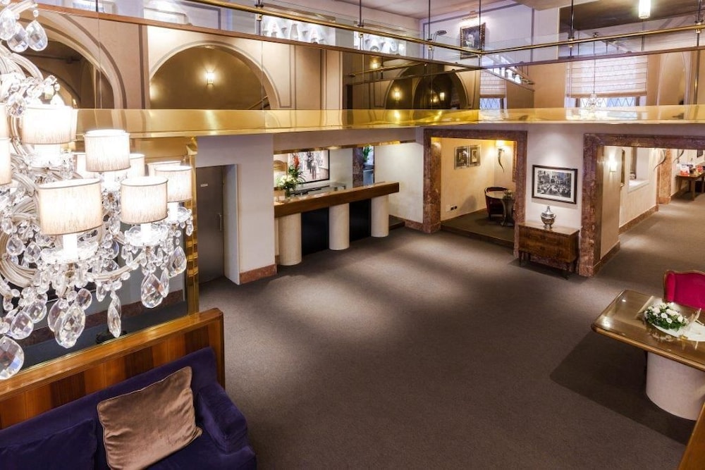 Lobby at Hotel Accademia Verona, VERONA
