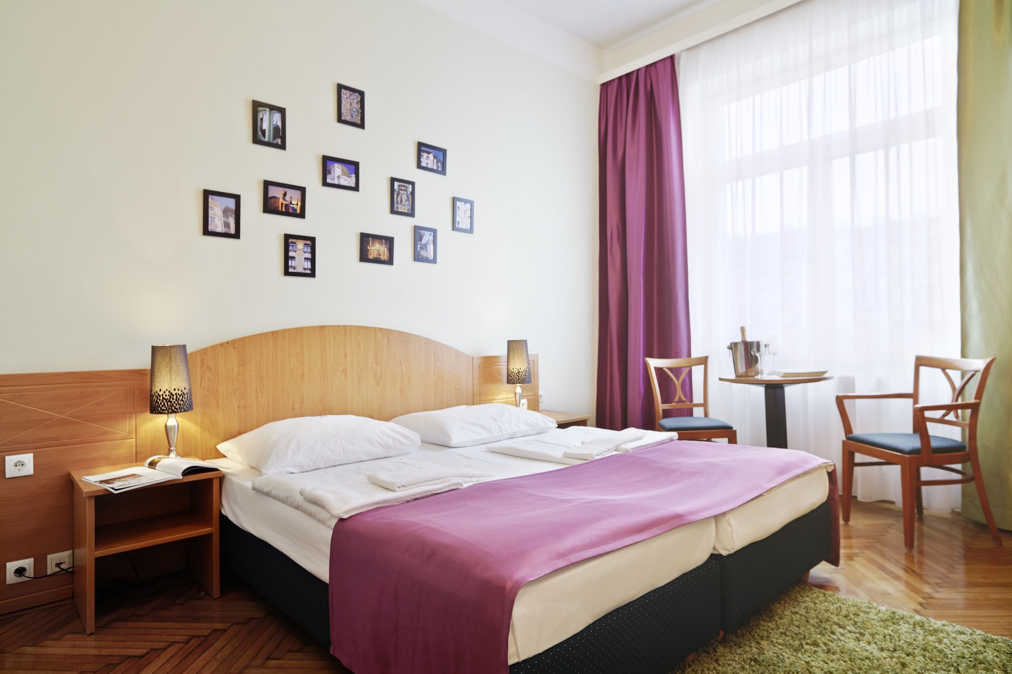 ROOM, DOUBLE BED, HOT TUB