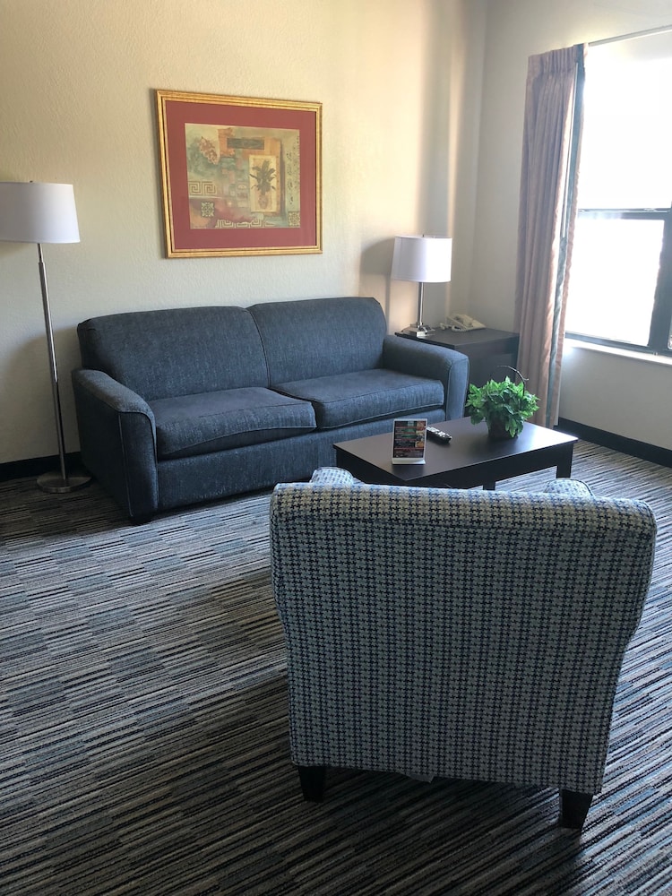 All Seasons Suites 23/54