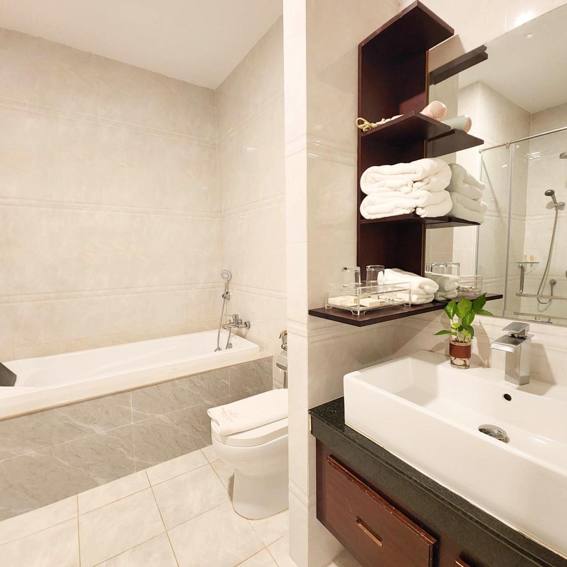 LBN Asian Hotel 48/50