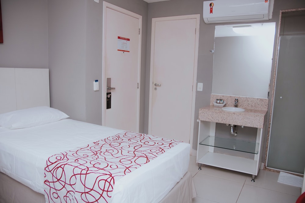 ROOM, SINGLE