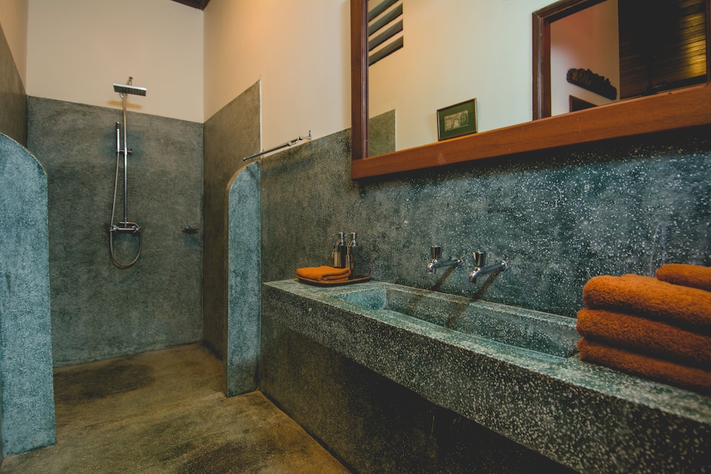 Terres Rouges Lodge 46/50
