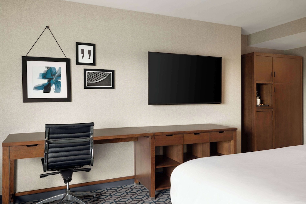 Wyndham Grand Fallsview Hotel 57/65