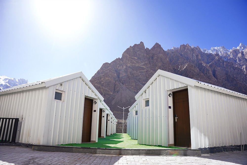 Lodges By Baron Hunza Attabad Lake 11/49