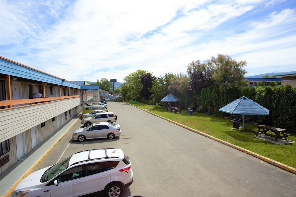 Recreation Inn & Suites 53/63