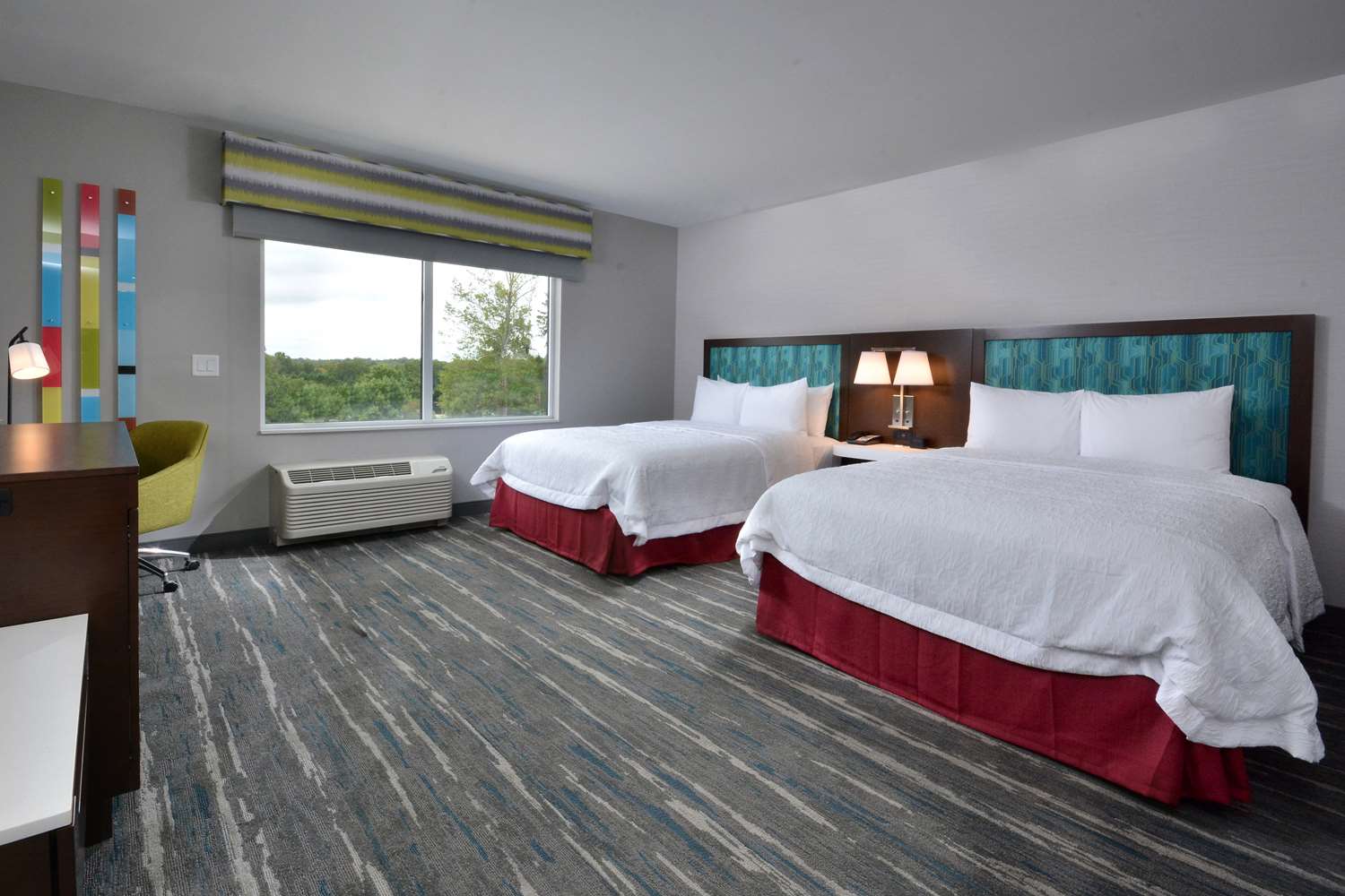Room, Queen Bed, Bathtub, Accessible