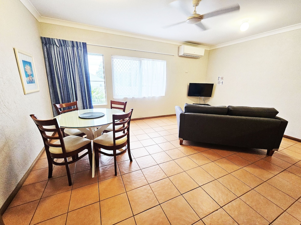 Royal Palm Villas Cairns 14/29