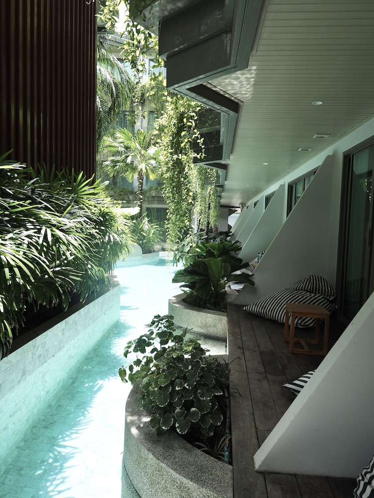 Panwaburi Beachfront Resort 43/50