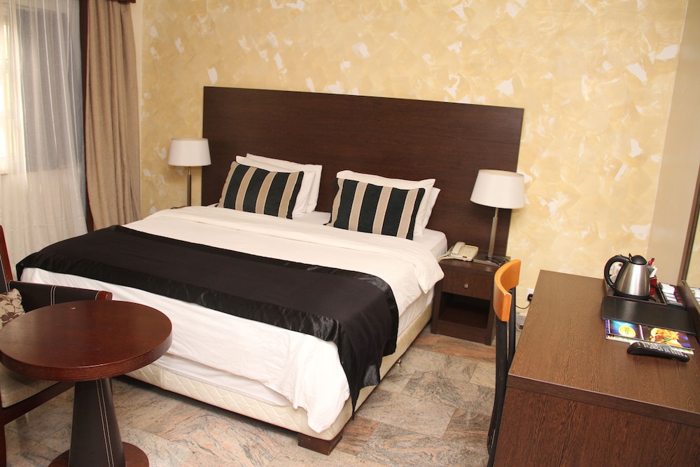 PROTEA HOTEL APO APARTMENTS 5/20