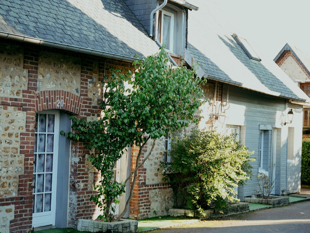 HOTEL LE CLOS DEAUVILLE SAINT-GATIEN 2/57