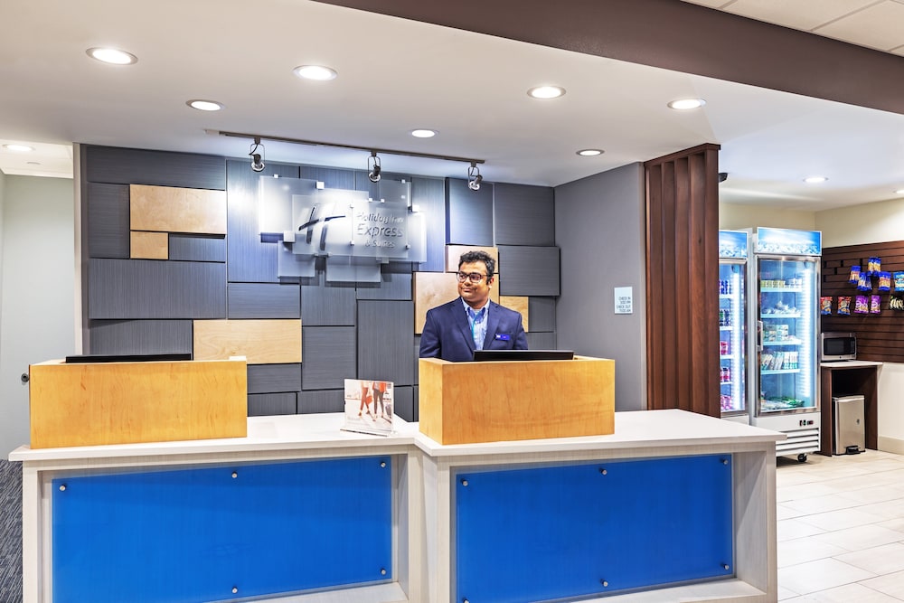 Holiday Inn Express & Suites Purcell 7/48