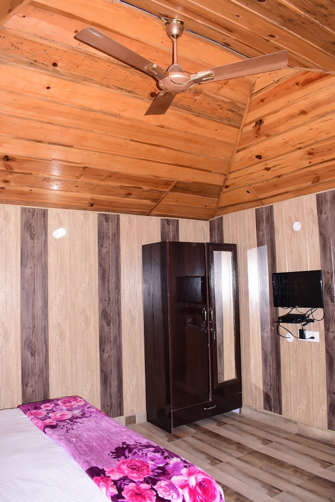 Damyanti Residency Hotel 32/50