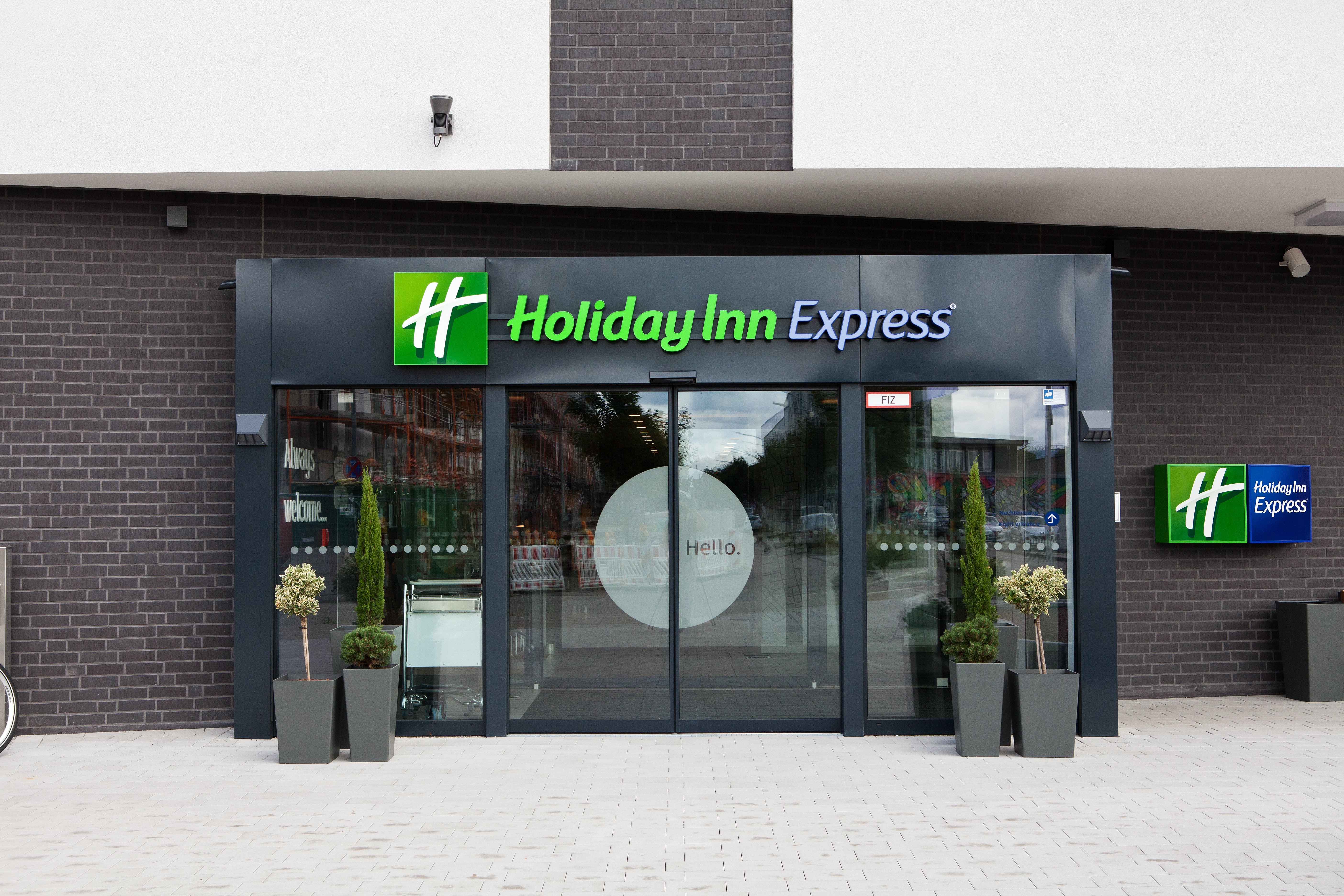 Holiday Inn Express Dusseldorf Airport 1/21