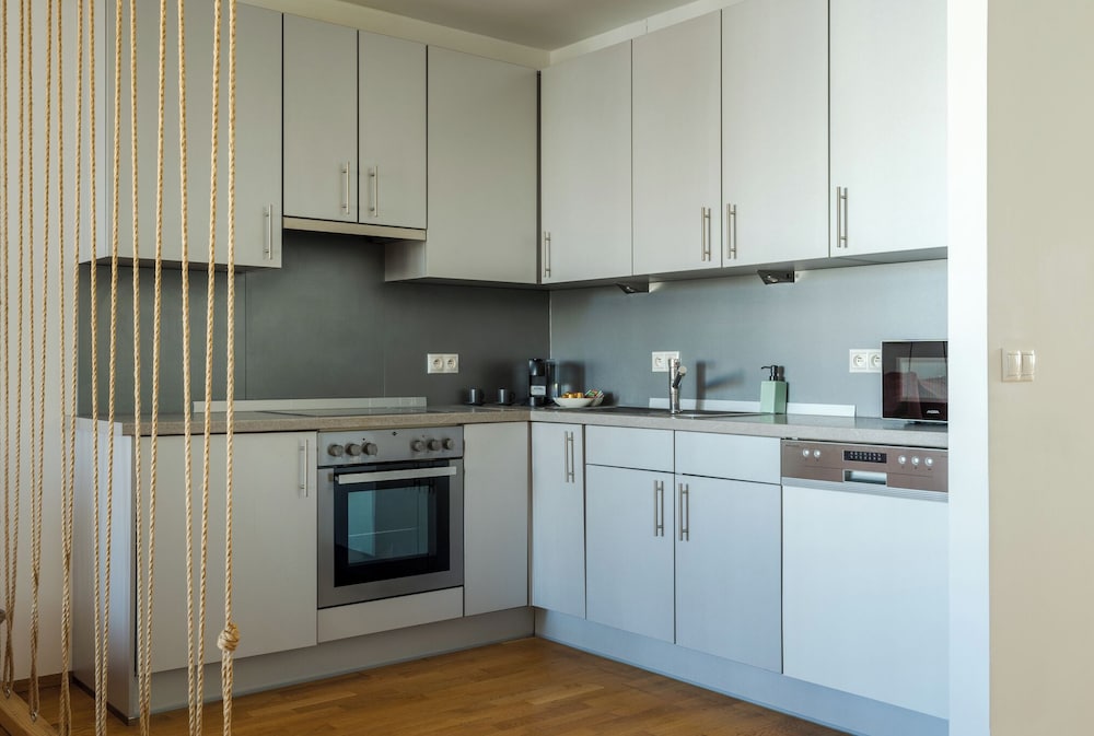 Ambiente Serviced Apartments - Centre 42/50