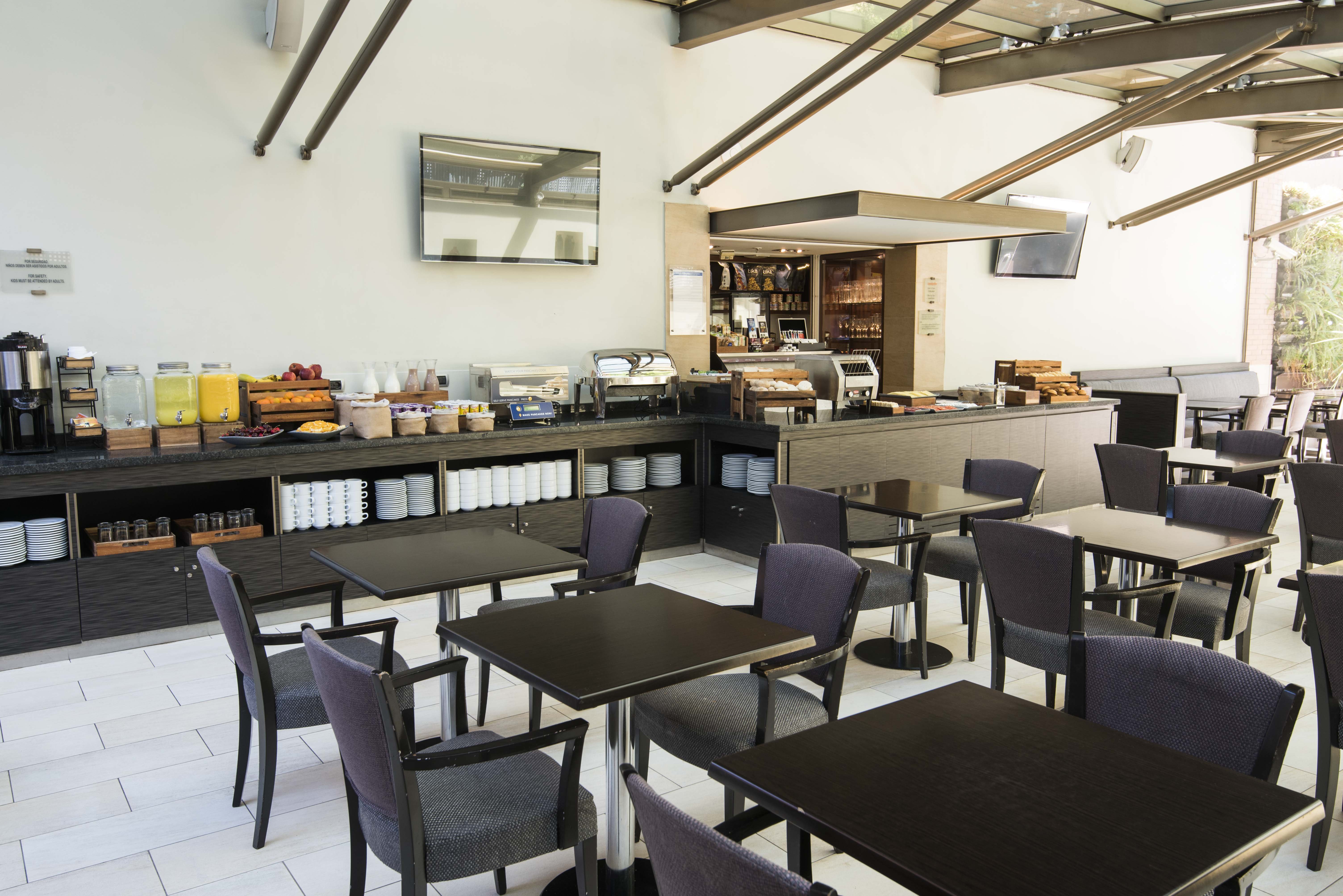 Holiday Inn Express Santiago Las Condes Former Holiday Inn Express Santiago el Golf 56/75