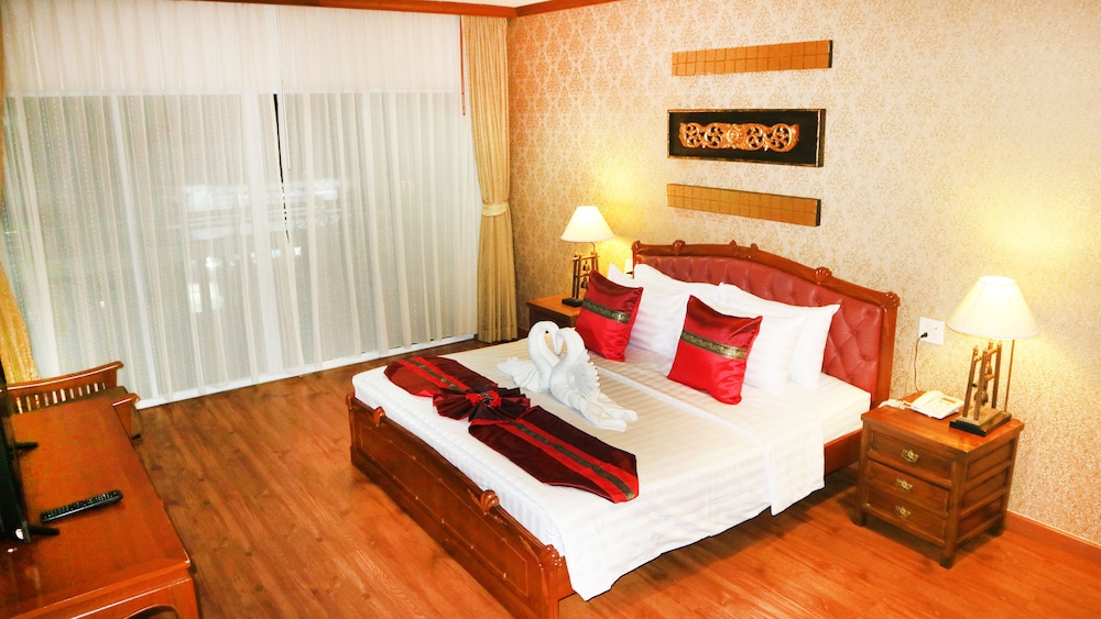 Aiyaree Place Hotel 23/75