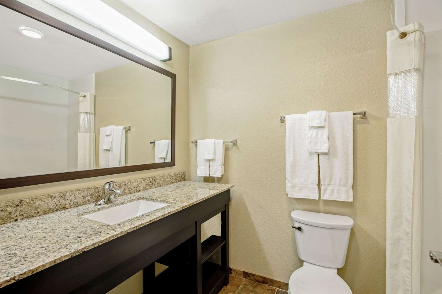 La Quinta Inn & Suites by Wyndham Gillette 45/47