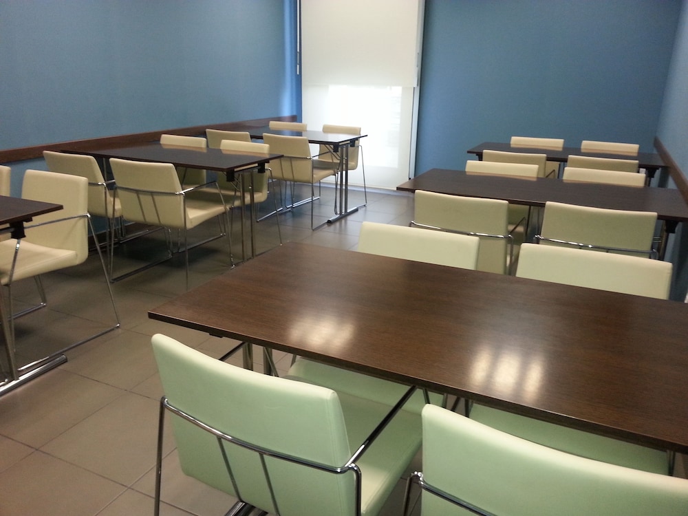 HOLIDAY INN EXPRESS VITORIA 41/43