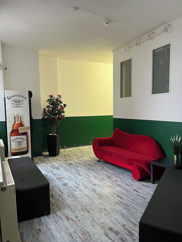 Ballhaus Berlin Hostel 40/65