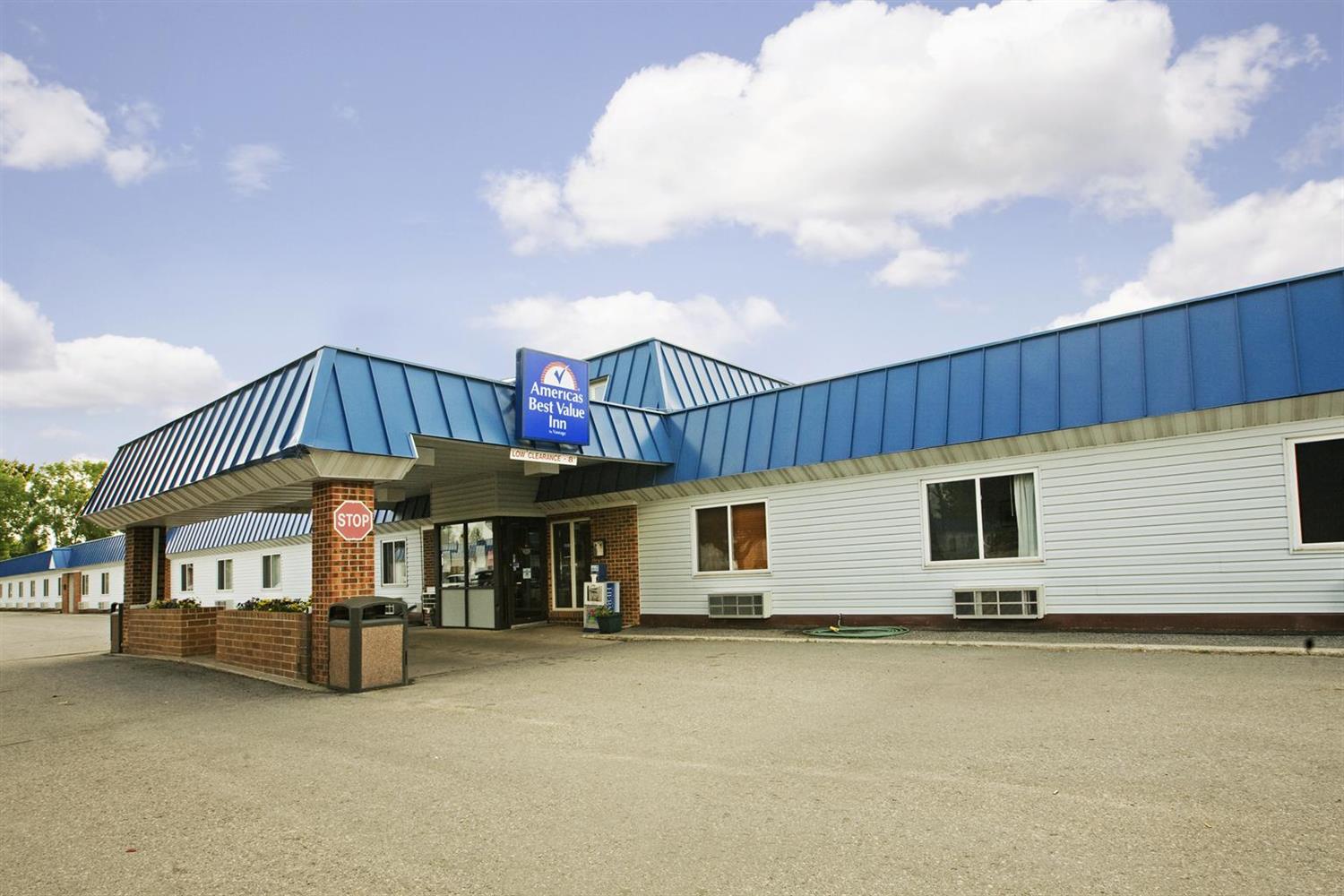StayInn Grand Forks 33/36