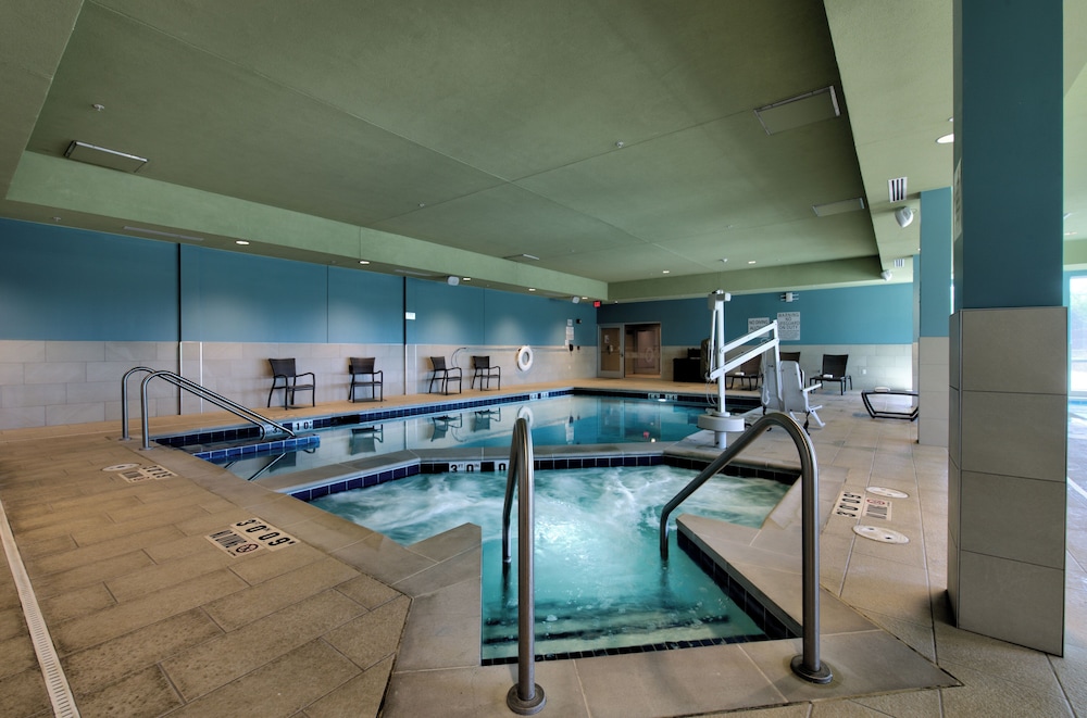 Holiday Inn Express and Suites Onalaska - La Crosse Area 36/71