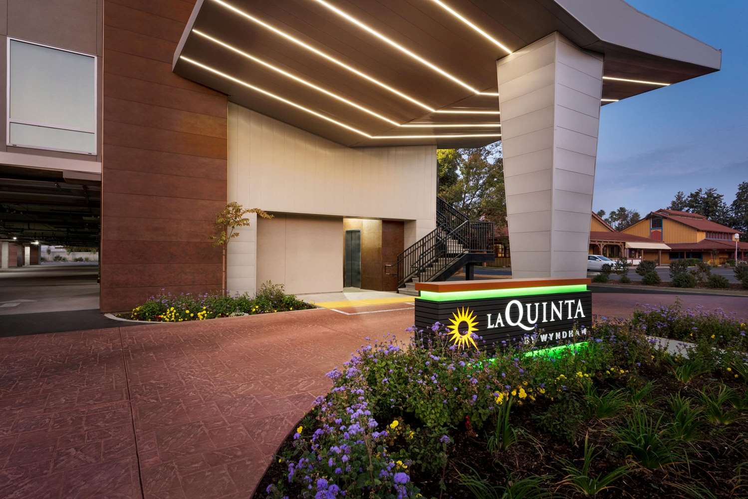 La Quinta Inn And Suites By Wyndham Clovis Ca 11/13