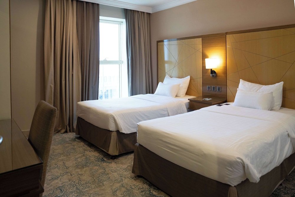 جولدن تيوليب بريدة(Golden Tulip Buraidah Al Qassim Hotel) 15/50