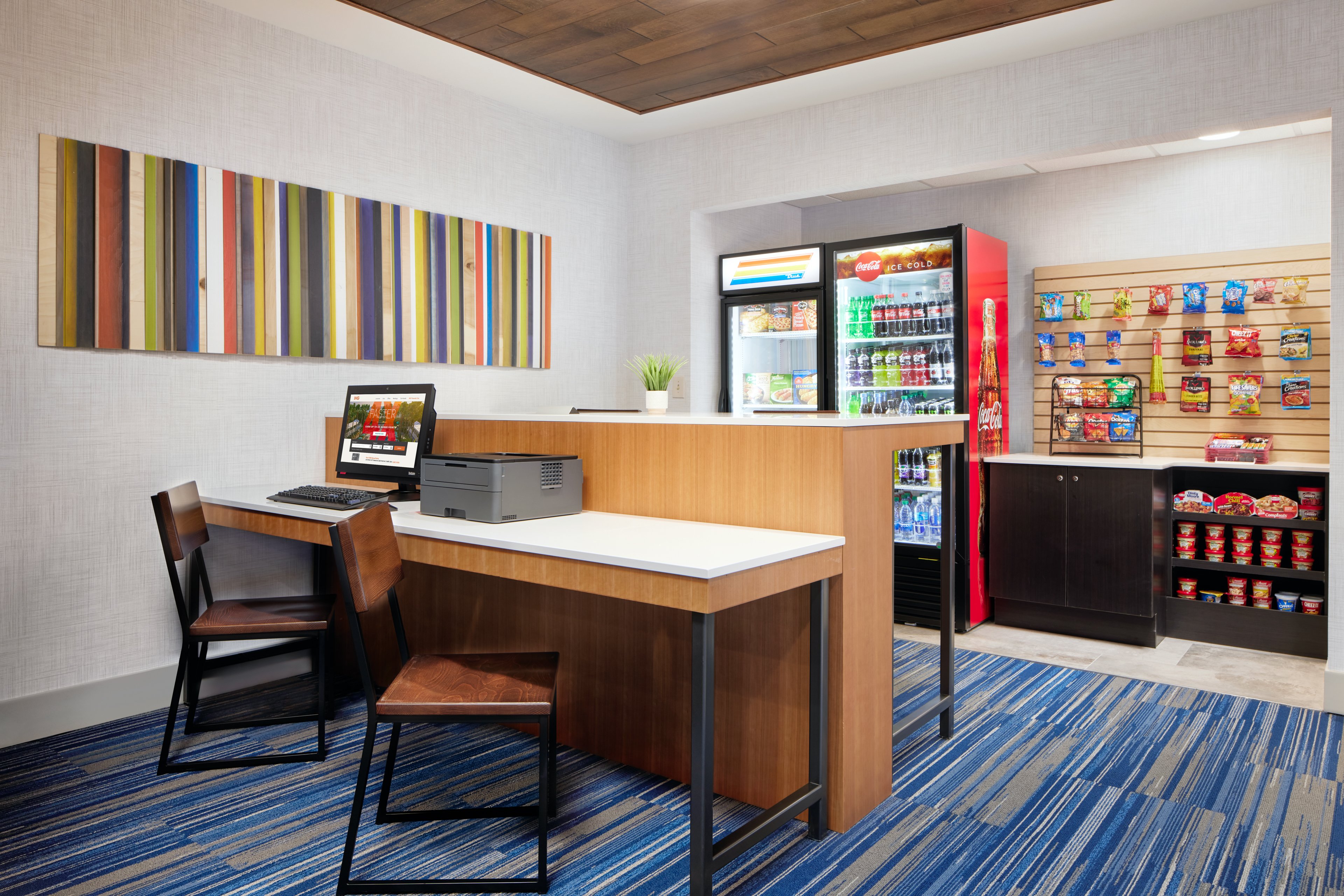 Holiday Inn Express Hotel Suites Salem 11/42
