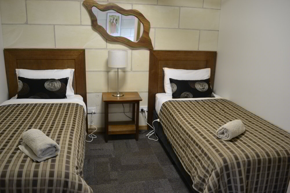 LOCH ARD MOTOR INN 15/63